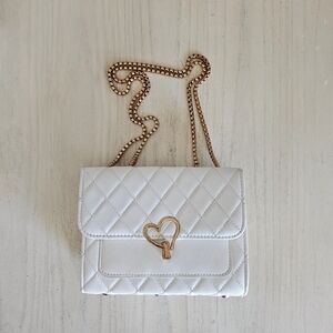 Elegant White Quilted Women's Bag